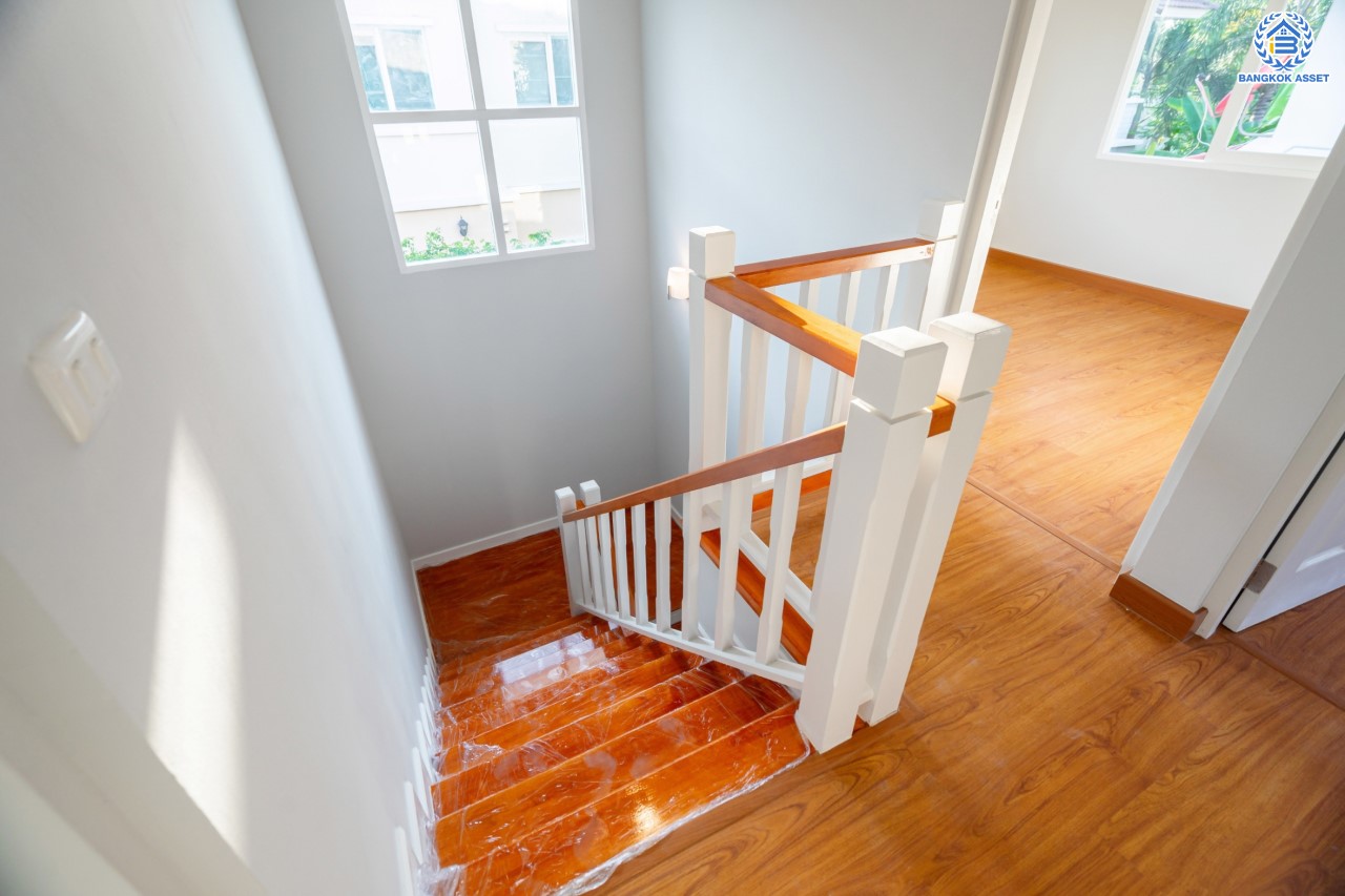 บ้านมือสองตกแต่งใหม่ คุณภาพแบรนด์ Q.House ม.คาซ่าวิลล์ ราชพฤกษ์-แจ้งวัฒนะ เนื้อที่ 50.6 ตร.ว. ฟังก์ชัน 3 ห้องนอน 2 ห้องน้ำ จอดรถได้ 2 คัน ทำเลศักยภาพ ติดถนนราชพฤกษ์ ใกล้ทางด่วนแจ้งวัฒนะ และเซ็นทรัลแจ้งวัฒนะ